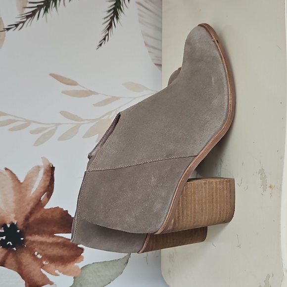 Jeffrey Campbell Kamet 2 Taupe Suede Ankle Booties, Sz 8, Boho, Scandi, Leather - Picture 4 of 11